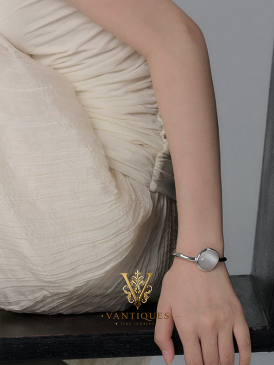 White Dew Cat’s Eye Bangle